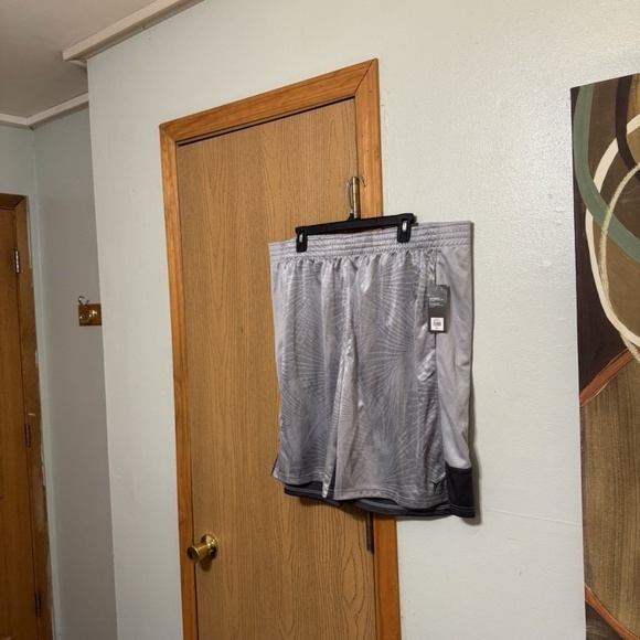 Old Navy "Active" NWT XXL Gray w/Geometric Print & Drawstrings Shorts - Picture 1 of 6